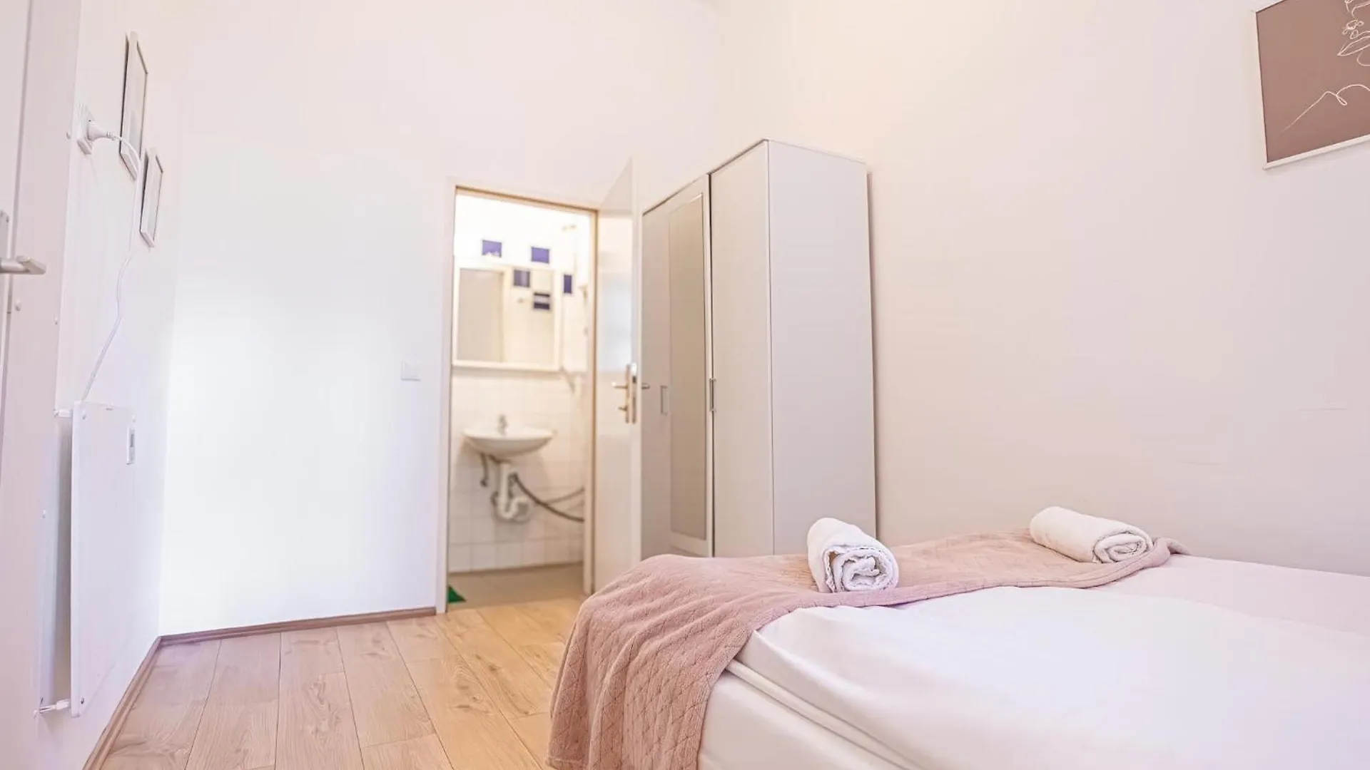 Comfortable 2Br Apt Central And Well Connected Apartment Vienna